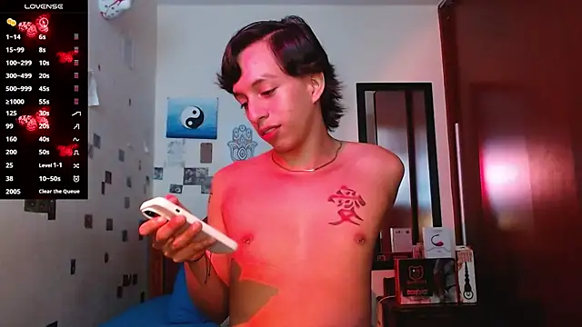 Snapshot of DannyPhantom555 chatting on November 20, 2025, 7:35 pm DannyPhantom555 online show from November 20, 2025, 7:35 pm