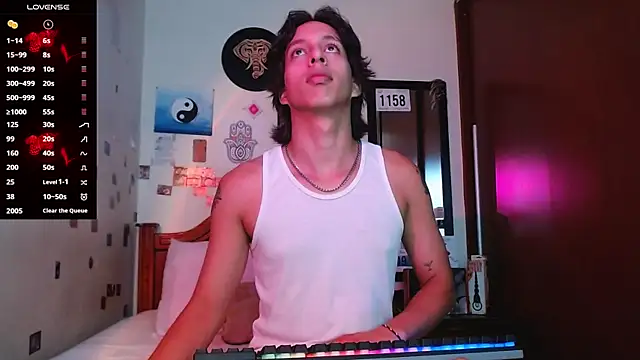 Snapshot of DannyPhantom555 chatting on December 16, 2025, 6:57 pm DannyPhantom555 online show from December 16, 2025, 6:57 pm