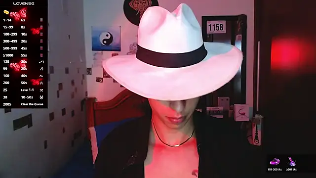 Snapshot of DannyPhantom555 chatting on December 22, 2025, 9:34 pm DannyPhantom555 online show from December 22, 2025, 9:34 pm