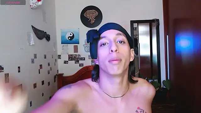 Snapshot of DannyPhantom555 chatting on February 20, 2026, 7:25 pm DannyPhantom555 online show from February 20, 2026, 7:25 pm