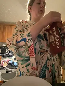 Snapshot of Missmissymee chatting on October 4, 2025, 6:28 pm Missmissymee online show from October 4, 2025, 6:28 pm