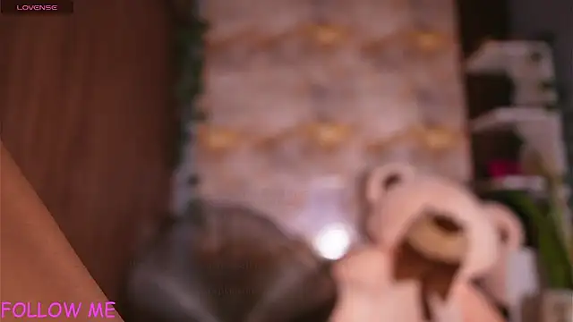 hannachris- online show from February 9, 2026, 11:31 pm