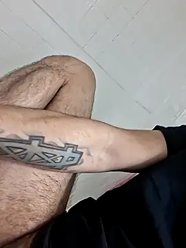 Steventorres4958 online show from April 3, 2026, 7:34 pm