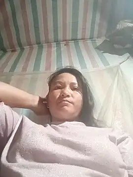 Love-Mama33 online show from October 23, 2025, 12:10 am