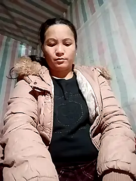 Love-Mama33 online show from November 23, 2025, 11:37 pm