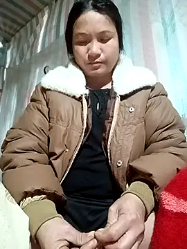 Love-Mama33 online show from February 3, 2026, 1:37 am