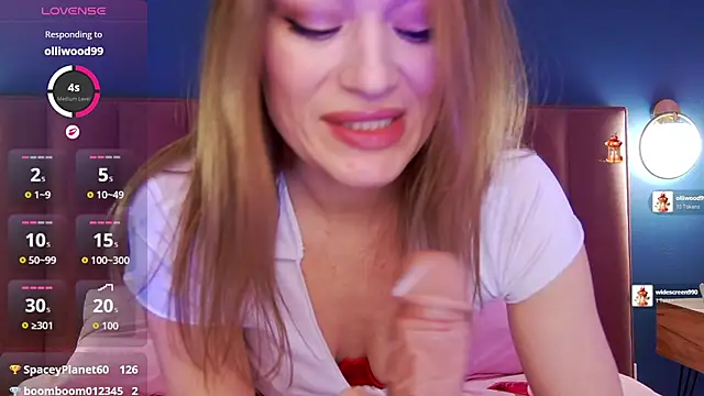 Snapshot of EvelynPoole chatting on March 30, 2026, 1:39 am EvelynPoole online show from March 30, 2026, 1:39 am