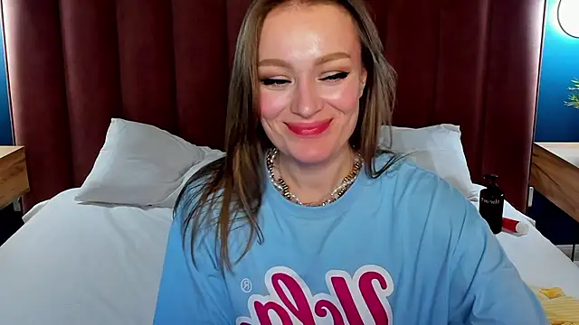 Snapshot of EvelynPoole chatting on April 9, 2026, 6:19 am EvelynPoole online show from April 9, 2026, 6:19 am