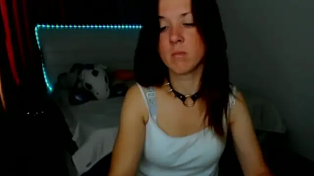 nika reinnn online show from September 12, 2025, 5:29 am