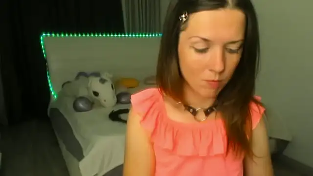 nika reinnn online show from September 12, 2025, 6:41 pm