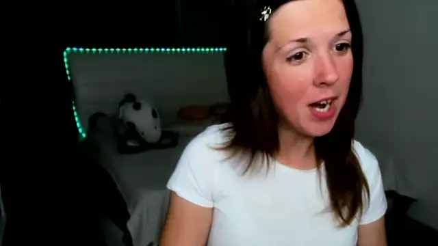 nika reinnn online show from September 20, 2025, 11:44 am