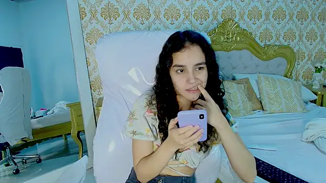 JessB  online show from October 17, 2025, 8:22 pm