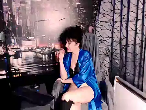 AMOURSWEET2025 online show from November 29, 2025, 4:10 pm