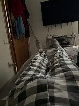 gigolobcn online show from December 17, 2025, 2:56 pm