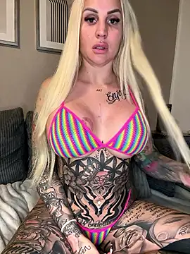 CoraDiamond online show from January 8, 2026, 12:02 am