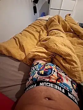 Yoaannn online show from October 12, 2025, 8:46 am