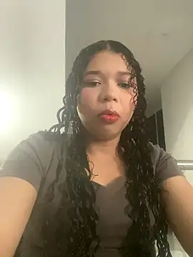 STEFANY MOLL online show from October 20, 2025, 2:39 pm