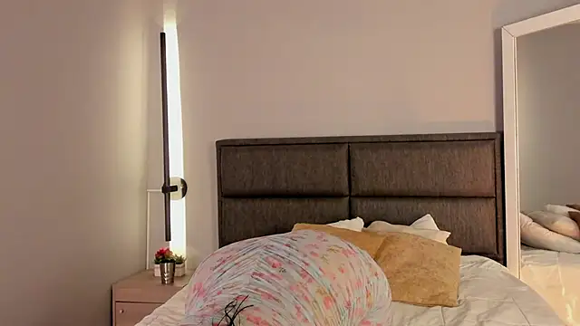 Snapshot of Emma__clark_ chatting on March 30, 2026, 12:28 pm Emma clark online show from March 30, 2026, 12:28 pm