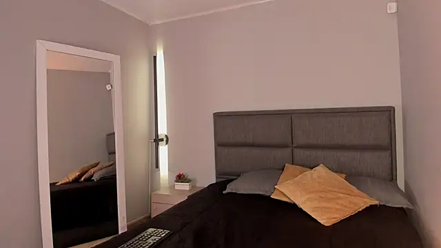 Snapshot of Emma__clark_ chatting on April 10, 2026, 12:54 pm Emma clark online show from April 10, 2026, 12:54 pm