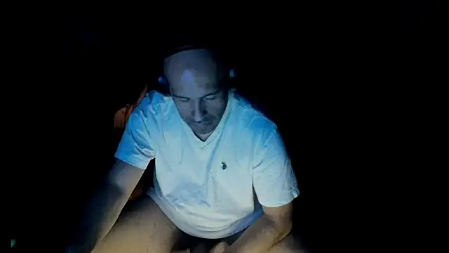 LeeCox online show from January 1, 2025, 10:11 am