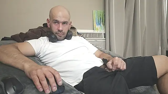 LeeCox online show from March 7, 2025, 3:40 am