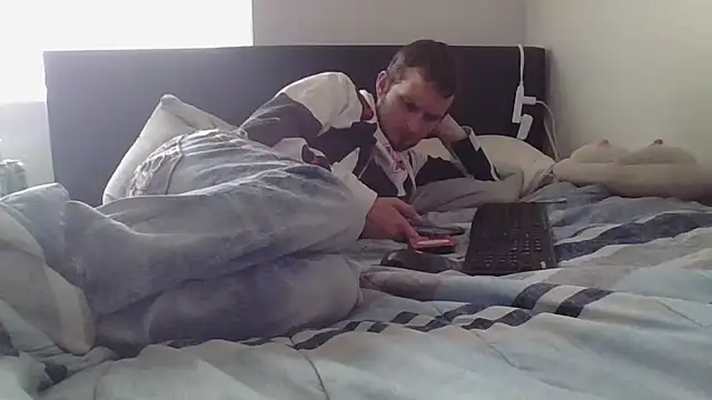 Snapshot of Eclipticice94 chatting on October 23, 2025, 3:55 pm Eclipticice94 online show from October 23, 2025, 3:55 pm