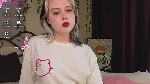 IrisSoCute online show from October 24, 2025, 8:33 am