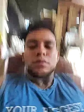 Snapshot of Hzbrandon11 chatting on April 28, 2026, 4:45 pm Hzbrandon11 online show from April 28, 2026, 4:45 pm