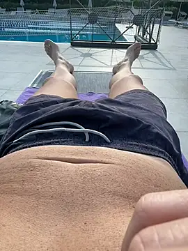 Axl hot online show from May 29, 2026, 3:54 pm