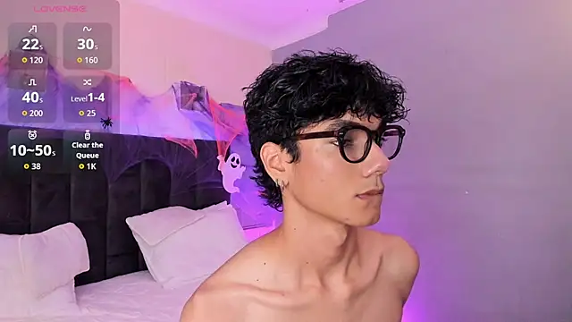 Phillicious   online show from October 10, 2025, 9:58 pm