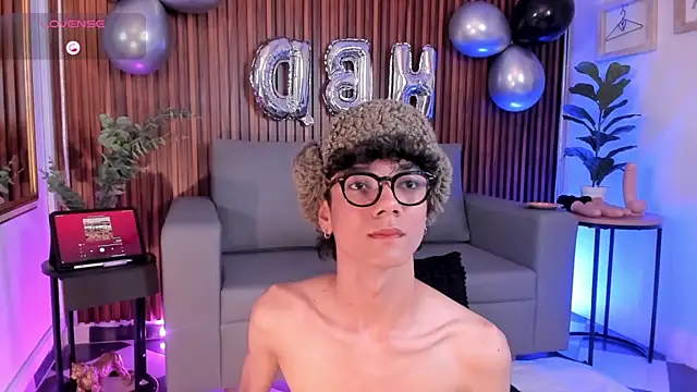 Snapshot of Phillicious__ chatting on February 24, 2026, 9:46 pm Phillicious online show from February 24, 2026, 9:46 pm