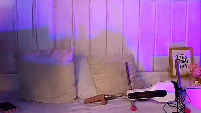 salma falcon online show from September 17, 2025, 7:37 pm