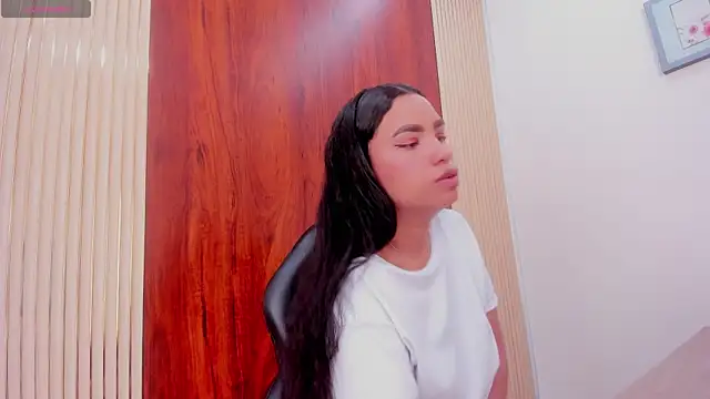 KhateAndersson online show from January 7, 2026, 8:22 pm