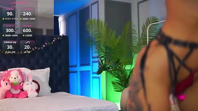 ZenyaNoir online show from February 13, 2026, 10:55 am