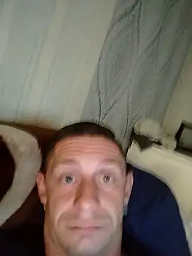 Dawidwi493  online show from October 2, 2025, 1:23 am