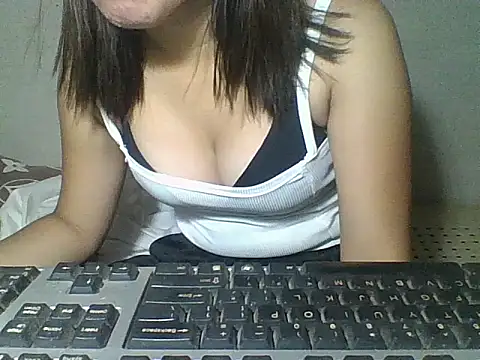 Skinny PinayGirljust18 online show from April 19, 2026, 9:50 pm