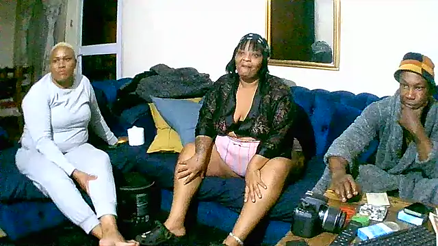 TheeBigPump online show from November 7, 2025, 4:18 pm