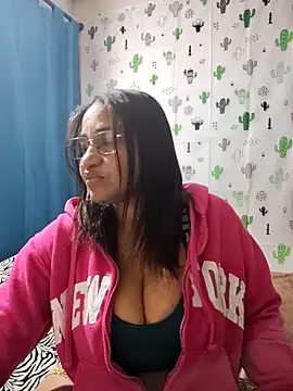 Snapshot of Avannay chatting on September 23, 2025, 12:02 am Avannay online show from September 23, 2025, 12:02 am