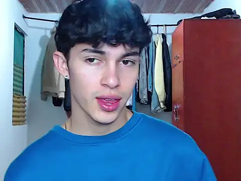 Snapshot of john_vichenso chatting on September 17, 2025, 10:00 pm john vichenso online show from September 17, 2025, 10:00 pm