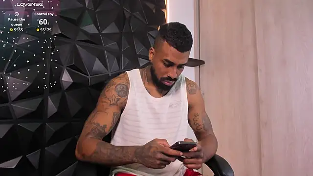 Snapshot of OstinDaniels chatting on November 15, 2025, 10:37 pm OstinDaniels online show from November 15, 2025, 10:37 pm