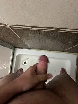 Snapshot of Erenn9972 chatting on October 1, 2025, 6:14 pm Erenn9972 online show from October 1, 2025, 6:14 pm