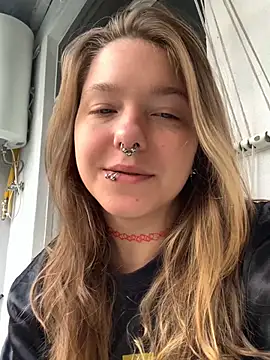 VesnaCrystal online show from September 28, 2025, 2:11 pm