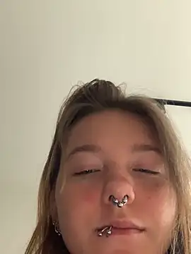 VesnaCrystal online show from October 11, 2025, 8:24 am