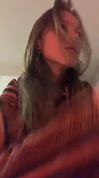 VesnaCrystal online show from February 28, 2026, 11:39 pm