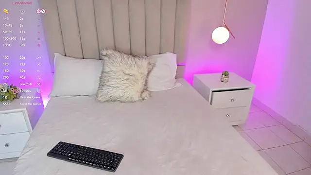 Dani rosse  online show from September 24, 2025, 1:14 pm