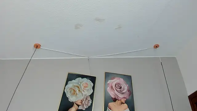 Snapshot of Dani_rosse_ chatting on May 7, 2026, 12:54 pm Dani rosse online show from May 7, 2026, 12:54 pm