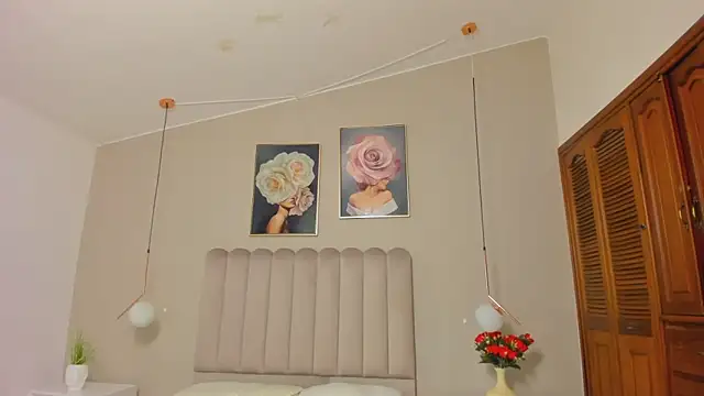 Snapshot of Dani_rosse_ chatting on May 23, 2026, 1:26 pm Dani rosse online show from May 23, 2026, 1:26 pm
