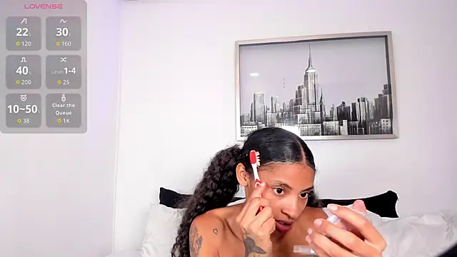 sarah ashbourne online show from November 4, 2025, 1:32 pm