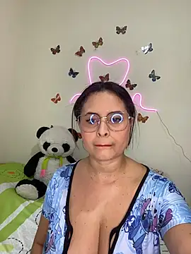 Roxy Skye online show from November 6, 2025, 11:55 am