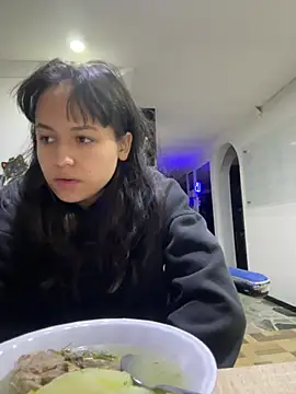 Snapshot of Eymmy_24 chatting on March 16, 2026, 4:51 am Eymmy 24 online show from March 16, 2026, 4:51 am